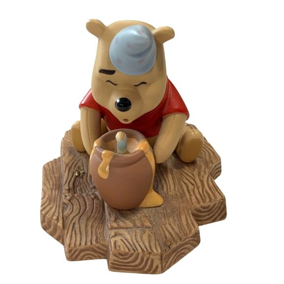 Pooh & Friends Hip Hop Poohray Figure Figurine Disney Blowing Out Candle In Pot - Picture 1 of 5